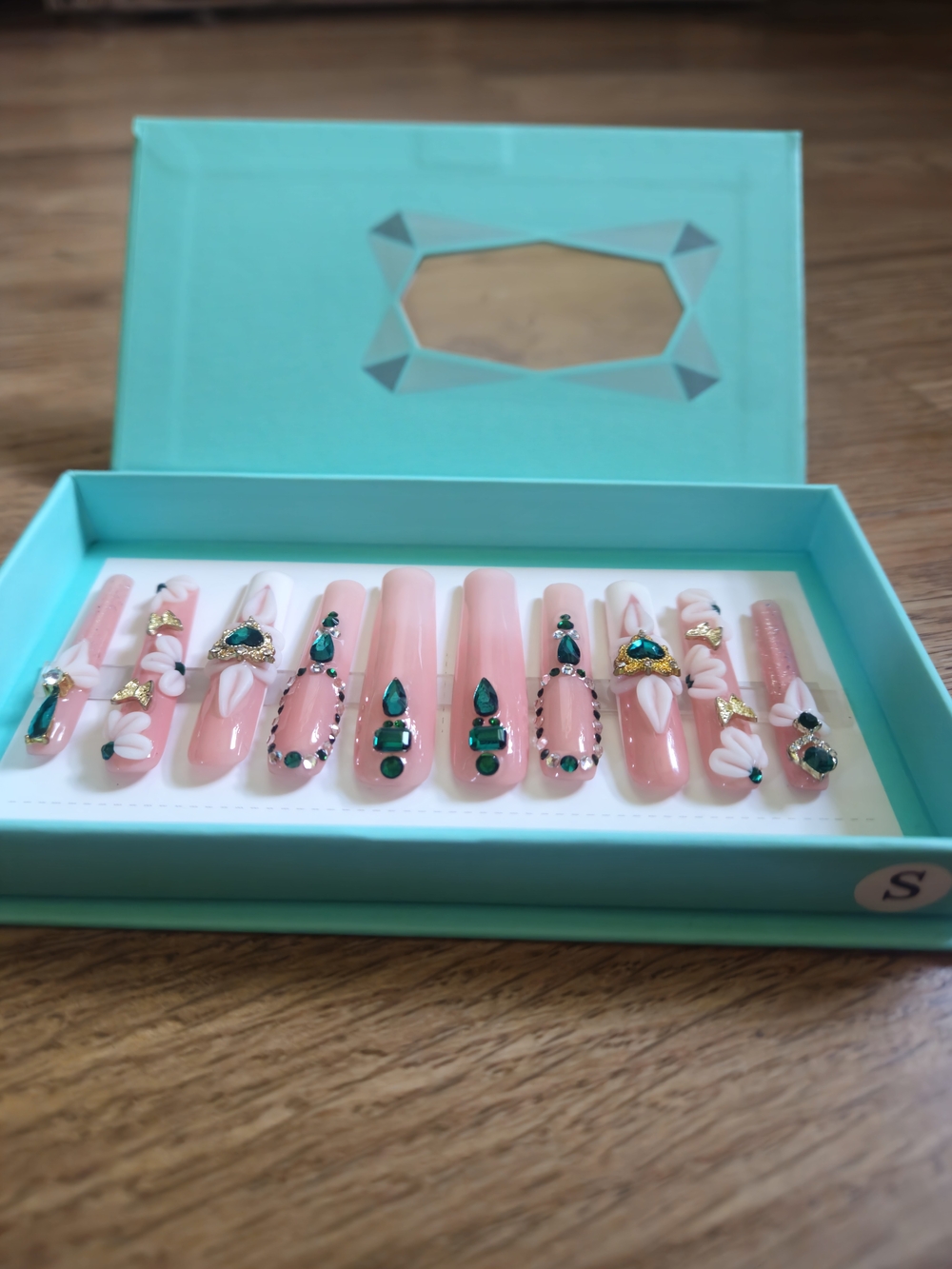 Vnails Beauty Press-On Nails - with Pink & Jewel Accents